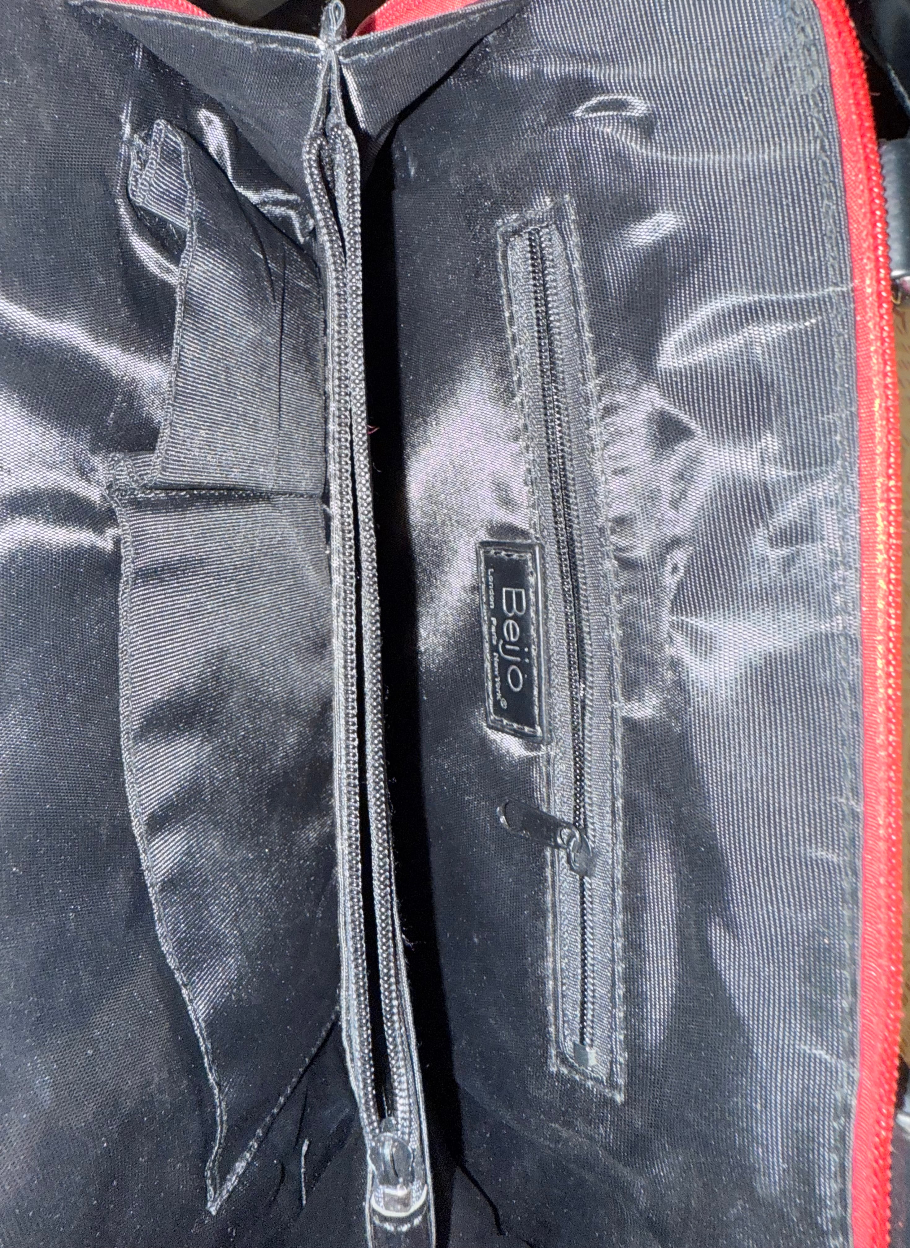 Beijo Red & Black handbag /converts to back pack